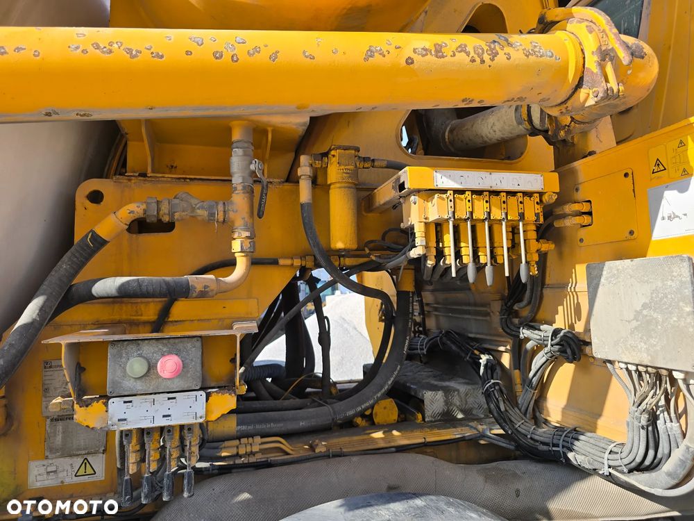 Mercedes-Benz AROCS - 14