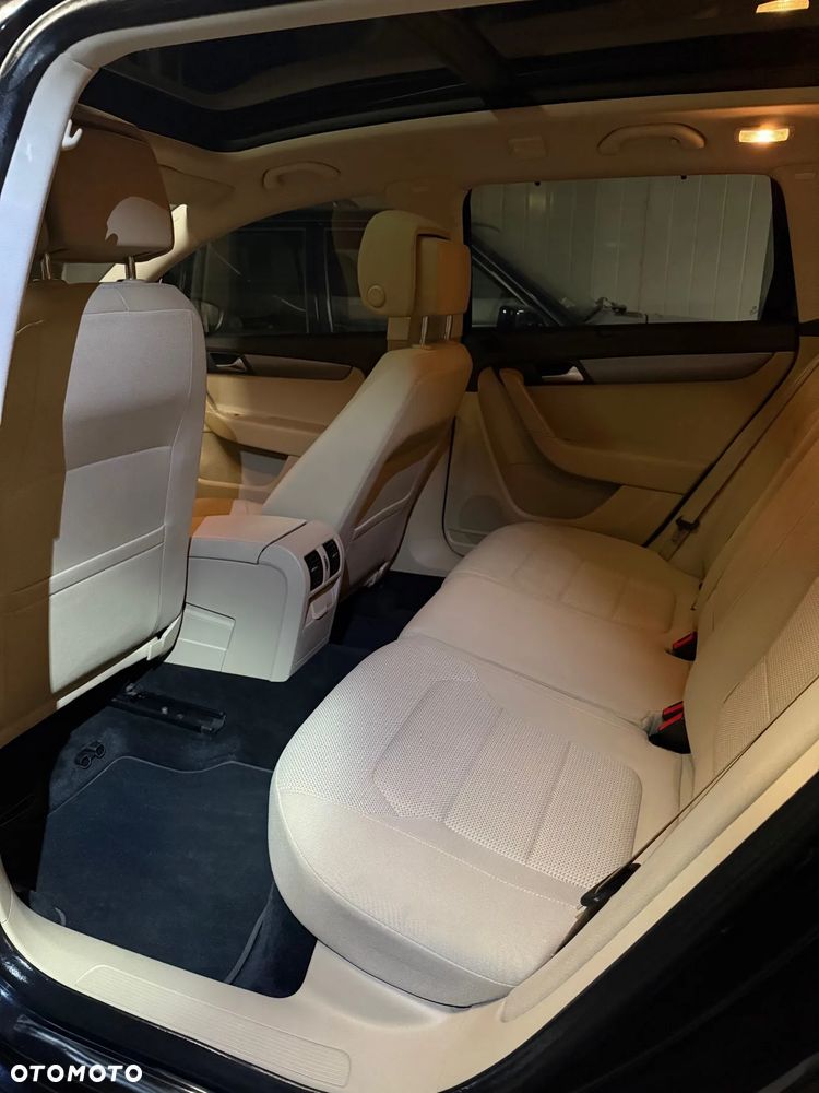 Volkswagen Passat Variant 2.0 TDI DSG BlueMotion Technology Highline - 16