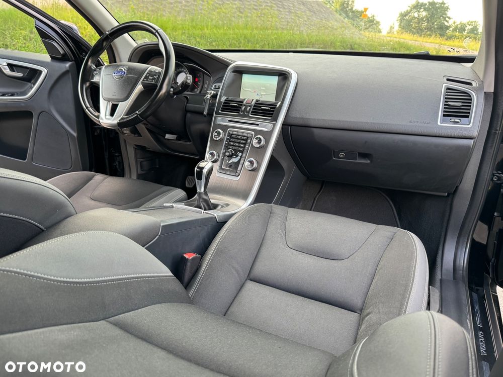 Volvo XC 60 D4 Momentum - 27