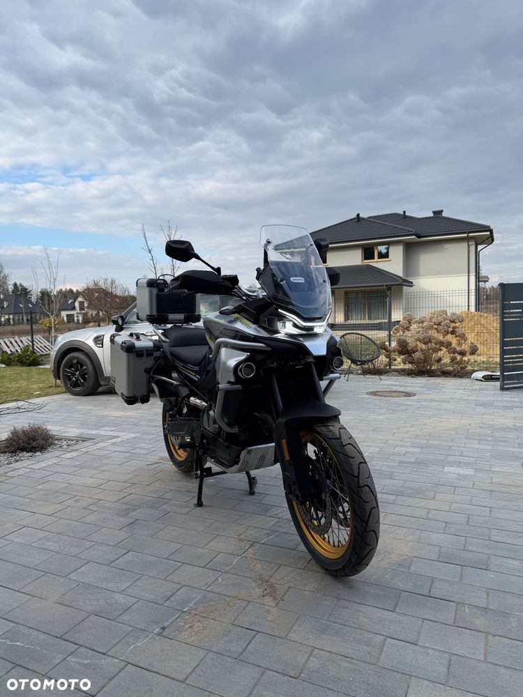 CFMoto 800MT Touring - 1