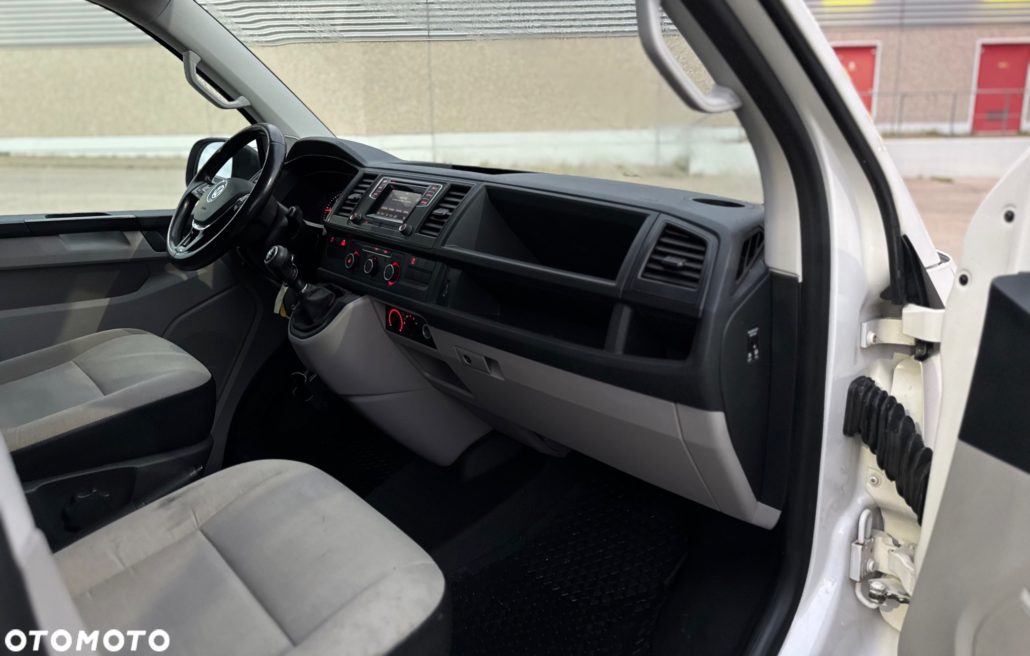 Volkswagen TRANSPORTER T6 - 24