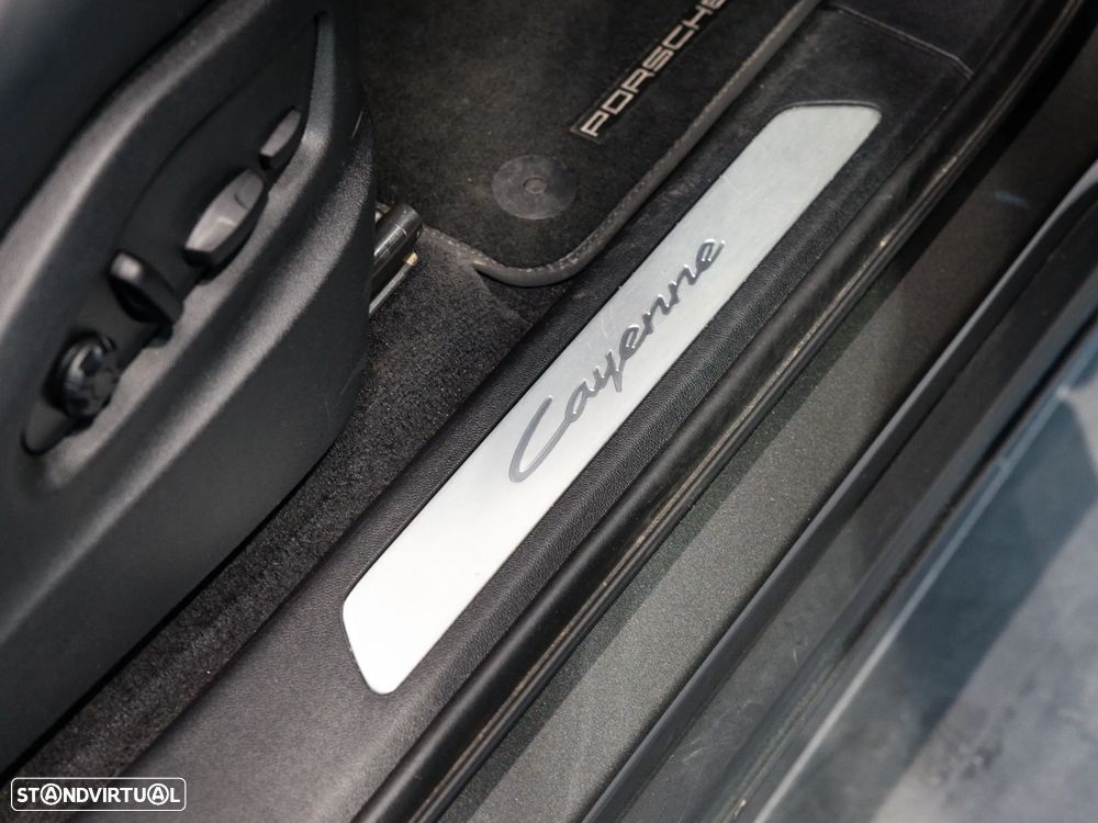 Porsche Cayenne Coupé E-Hybrid - 28