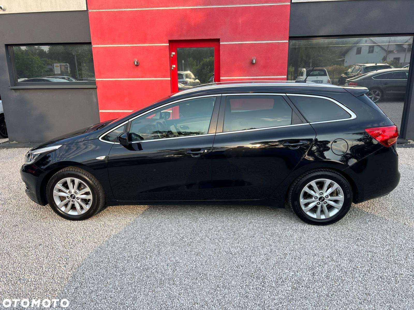 Kia Ceed 1.6 CRDi 128 ISG SW Dream Team Edition - 11