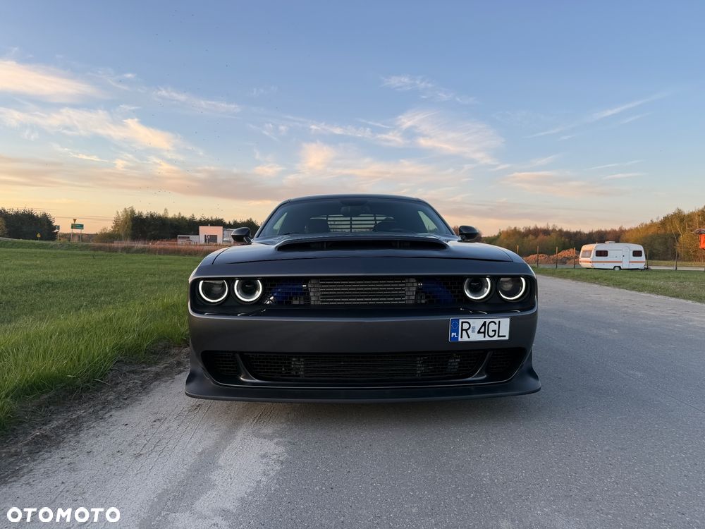 Dodge Challenger - 2