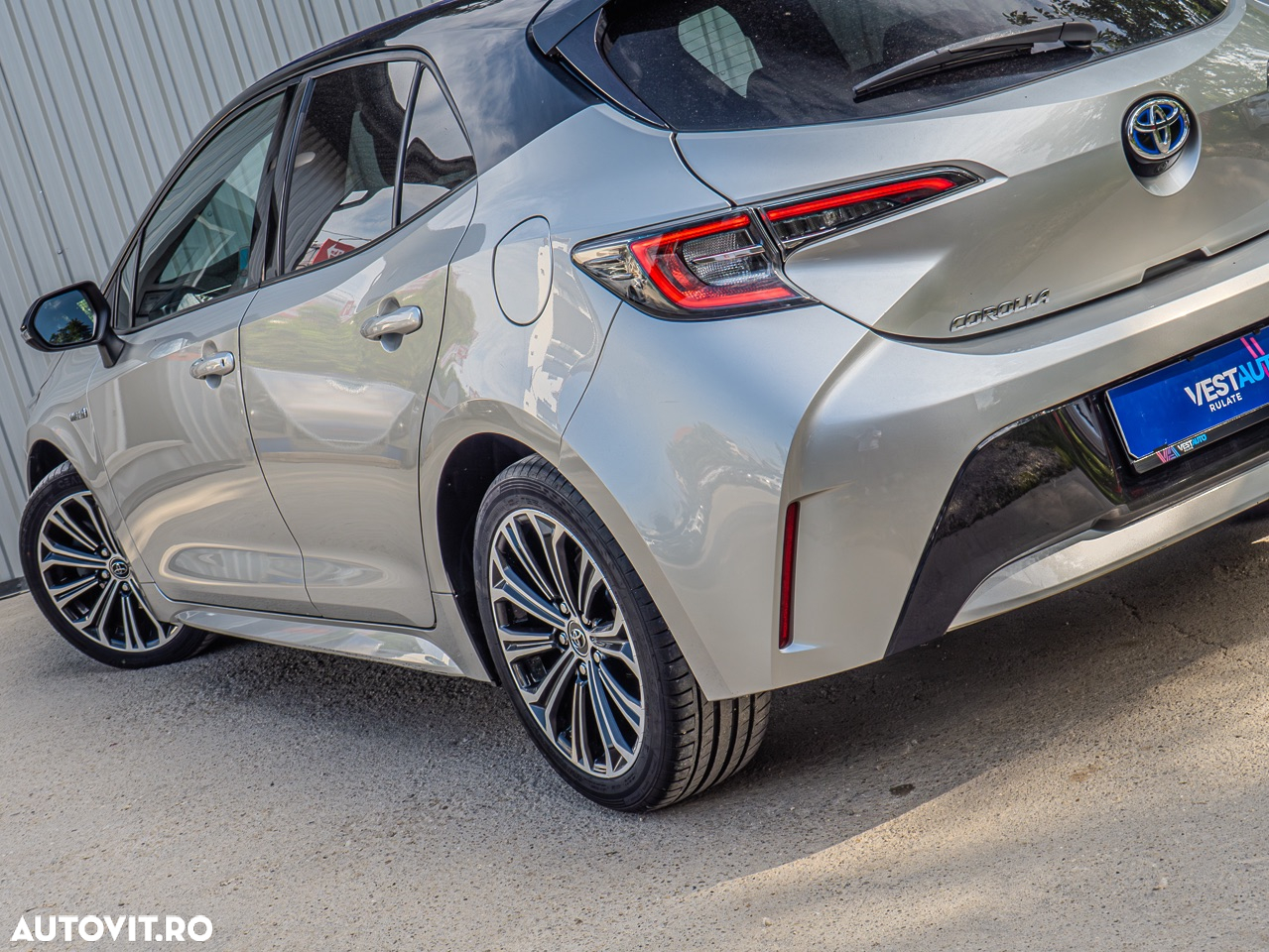 Toyota Corolla 2.0 HSD Exclusive Plus Bi-tone - 13