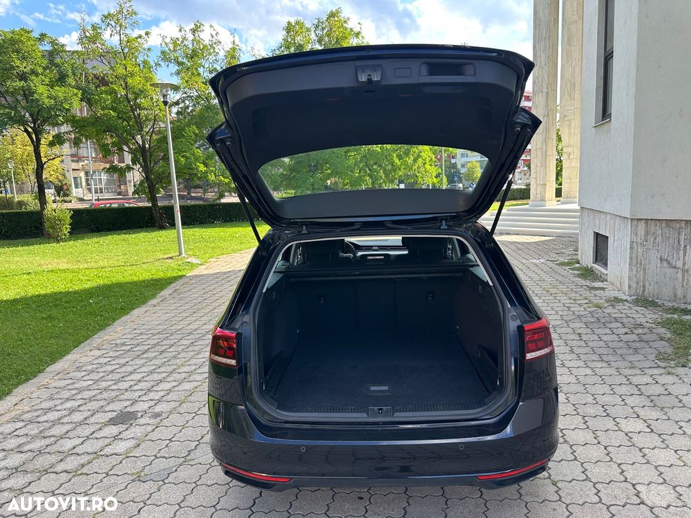 Volkswagen Passat - 30