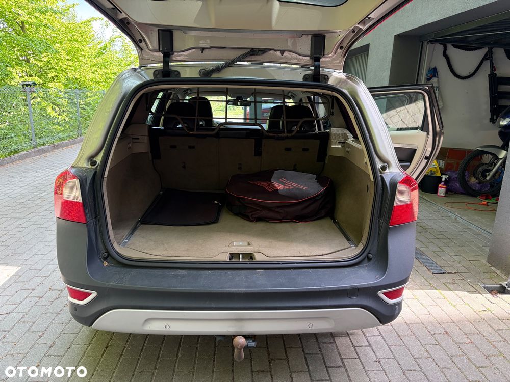 Volvo XC 70 3.2 AWD Momentum - 10