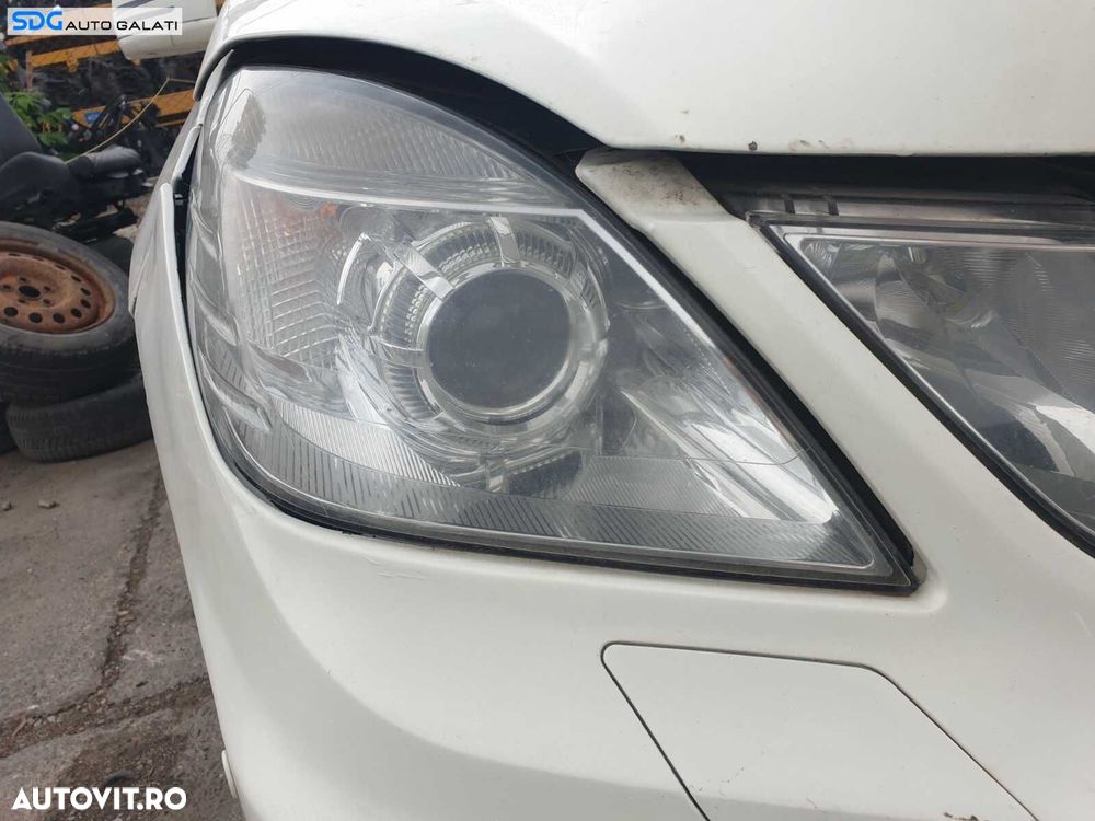 Far Dreapta Halogen cu Lupa Mercedes Clasa E Class W212 E180 E200 E220 E250 E300 E320 (provine de la auto cu volan stanga, are montate drosere xenon aftermarket) 2009 - 2012 [C8420] - 2