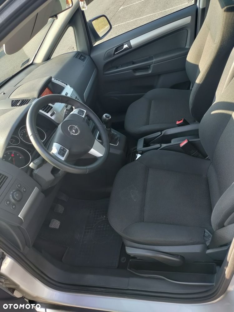 Opel Zafira - 4