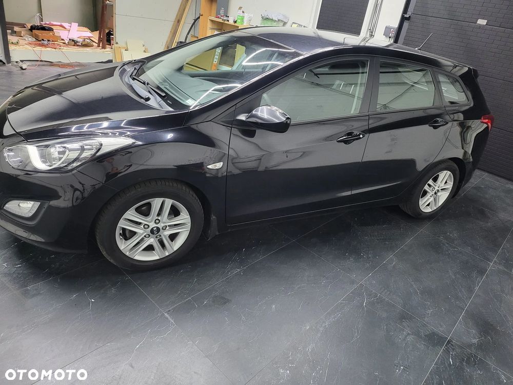 Hyundai i30 1.6 CRDi Premium - 32