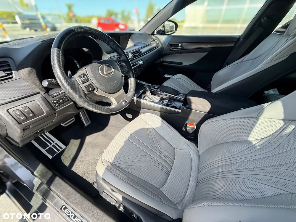 Lexus GS F - 9
