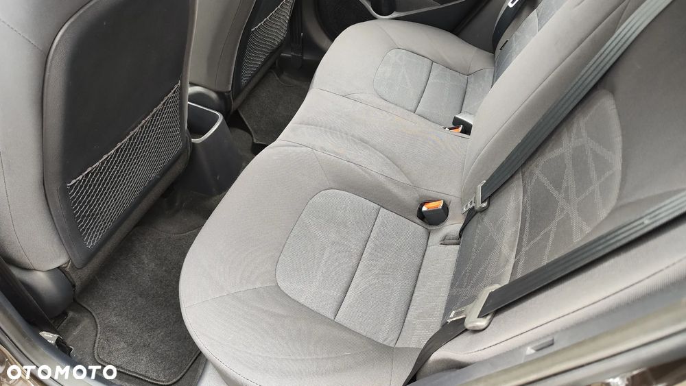 Kia Rio 1.2 Attract - 23
