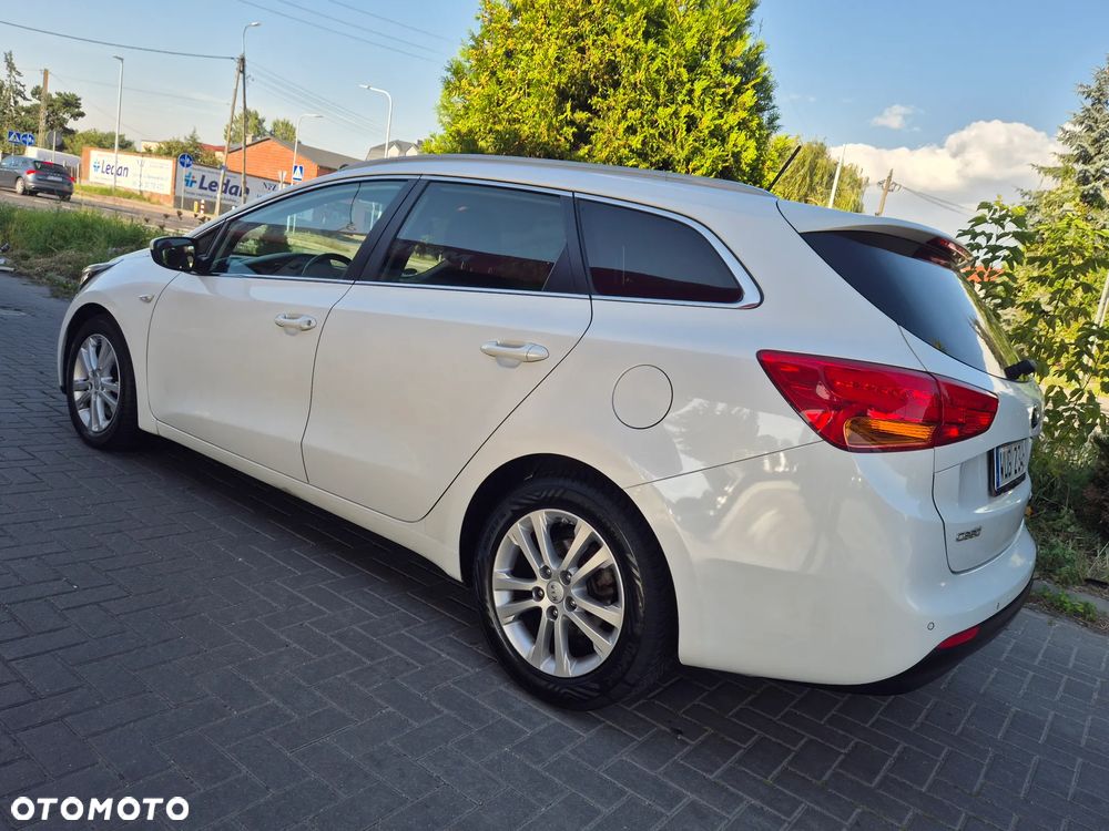 Kia Ceed 1.6 CRDi 128 Platinum Edition - 8