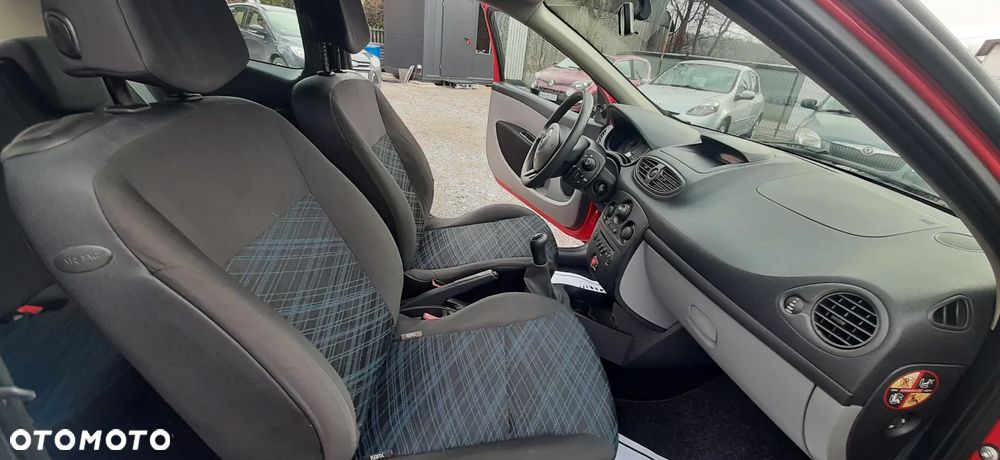 Renault Clio - 35