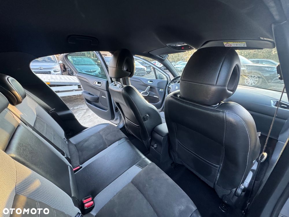 Citroën DS4 Cross 1.6 BlueHDi Be Chic S&S EAT6 - 14