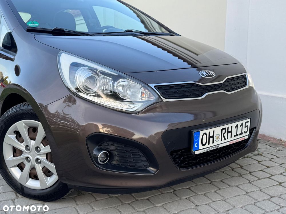 Kia Rio - 10