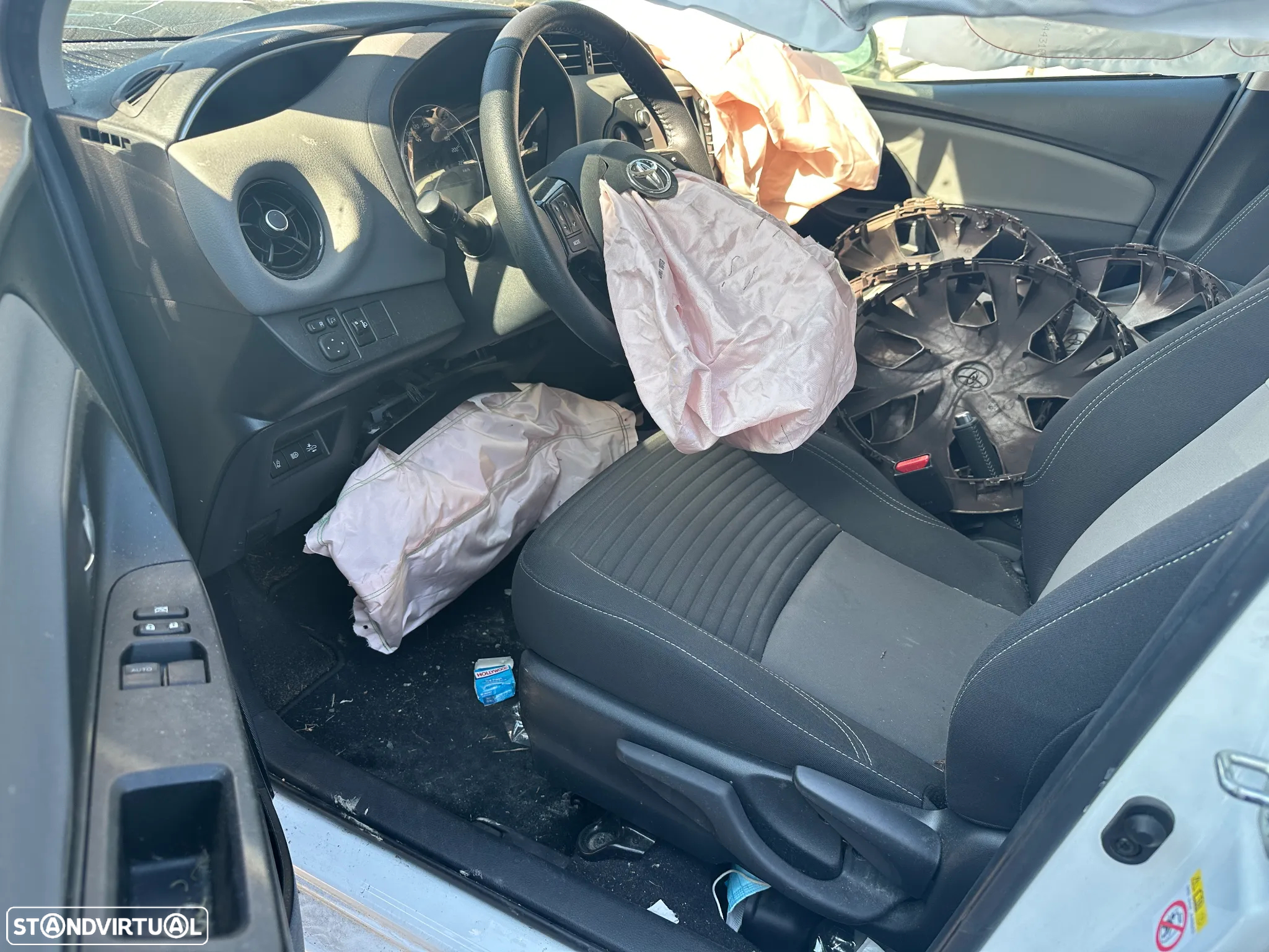 TOYOTA YARIS 1.5 HSD HYBRID DE 2019 PARA PEÇAS - 2
