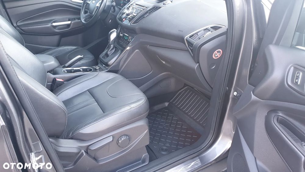 Ford Kuga 2.0 TDCi 4x4 Titanium - 17