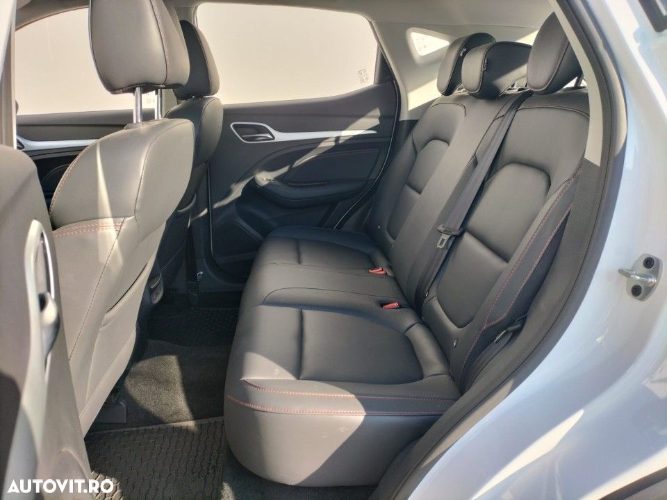 MG ZS - 17