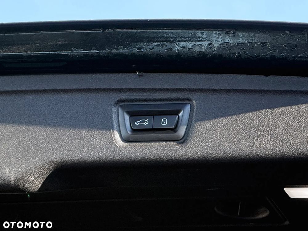 BMW Seria 3 320d xDrive M Sport Sport - 13