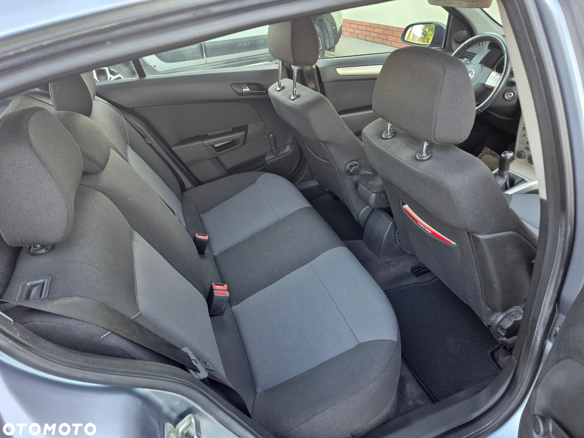 Opel Astra 1.6 Exklusiv - 25