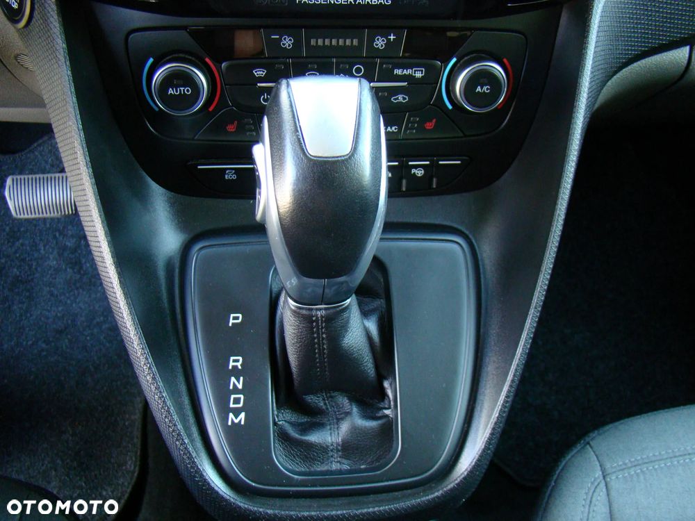 Ford Tourneo Connect Grand - 22