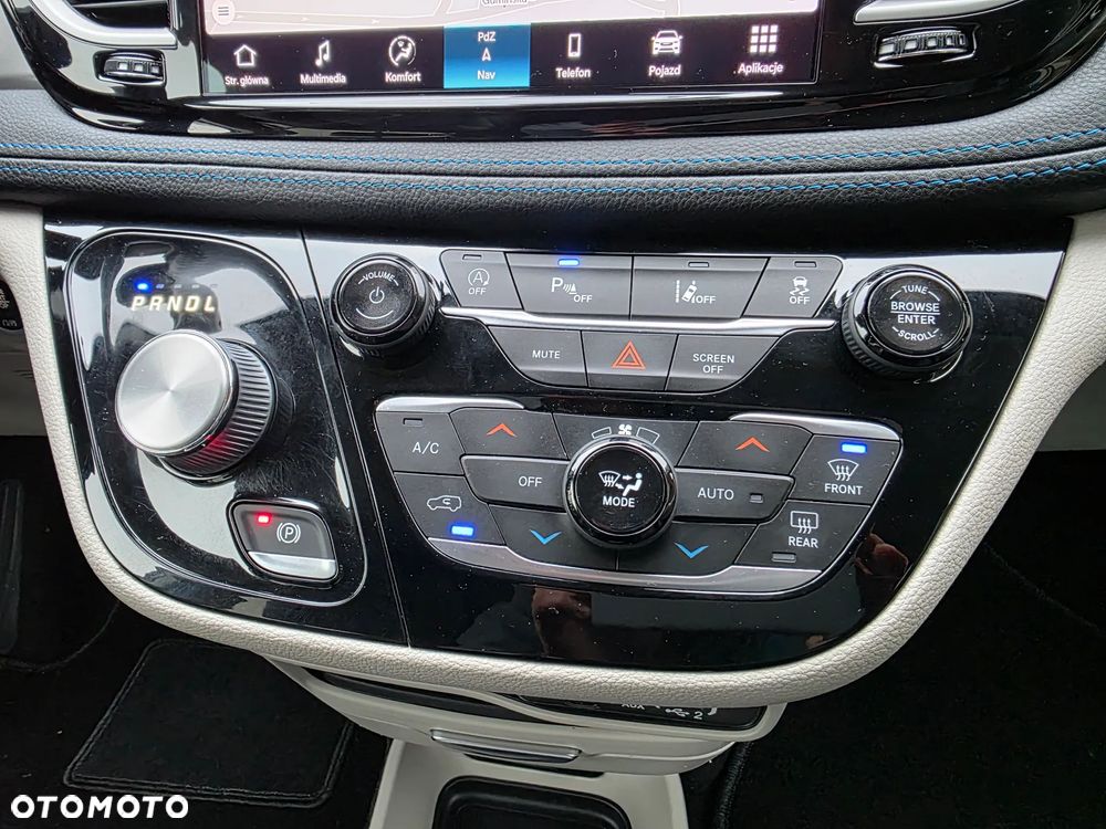 Chrysler Pacifica - 18