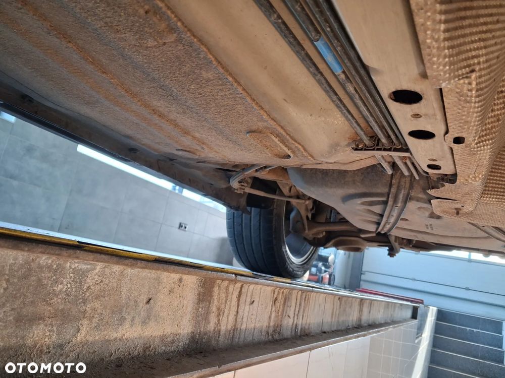 Ford Focus 1.6 Trend EU5 - 24