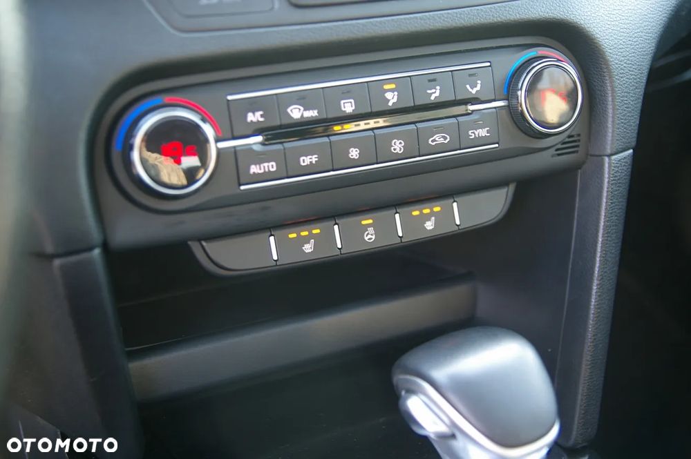 Kia ProCeed 1.6 CRDi DCT7 SCR GT LINE - 36