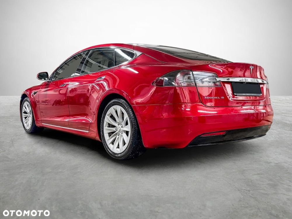Tesla Model S - 4