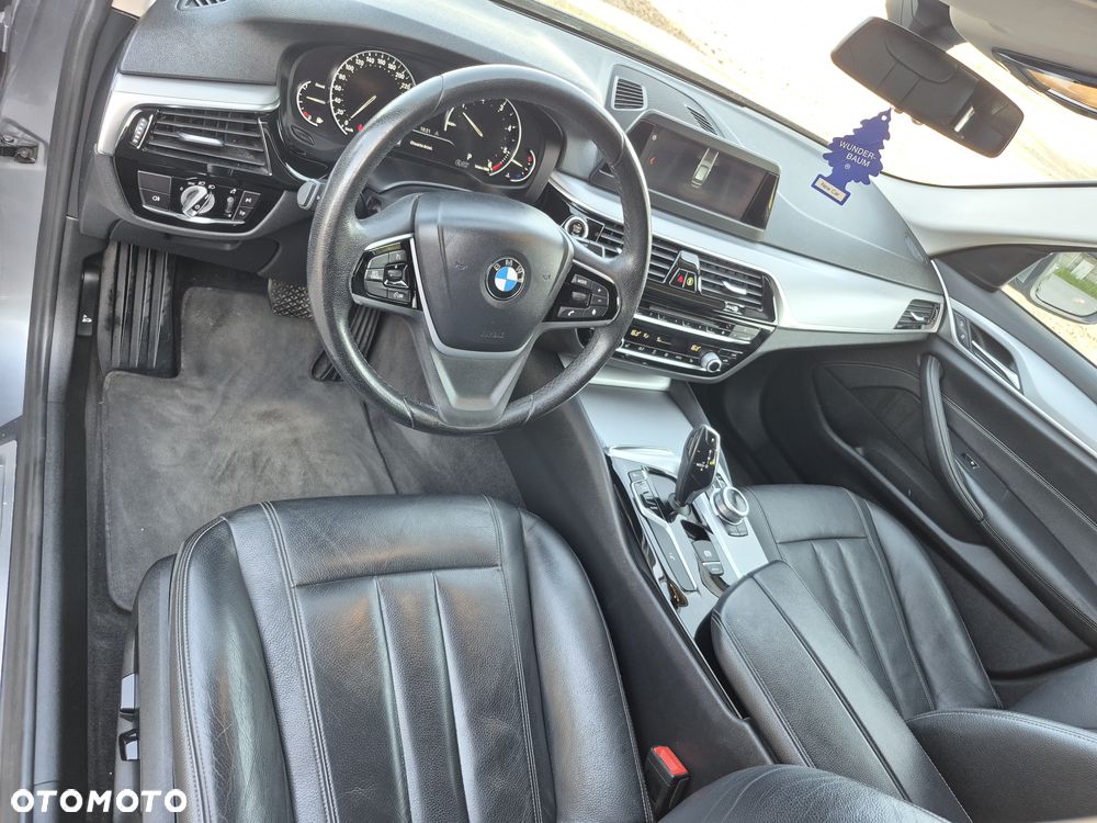 BMW Seria 5 520d Sport - 8