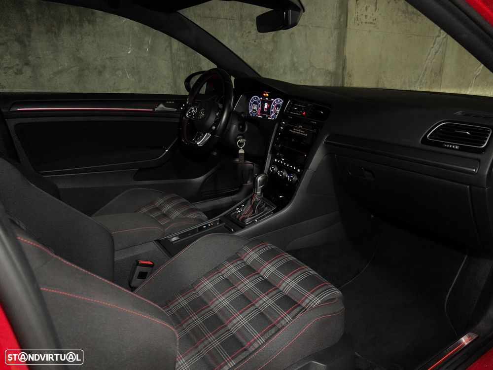 VW Golf GTI Performance BlueMotion DSG - 12