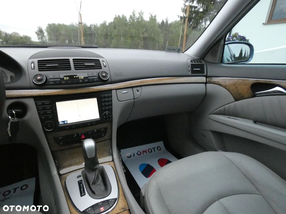 Mercedes-Benz Klasa E 320 T Avantgarde - 40