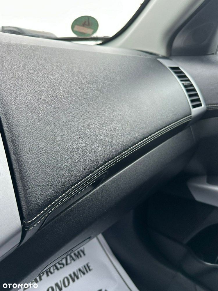 Mitsubishi Outlander - 15