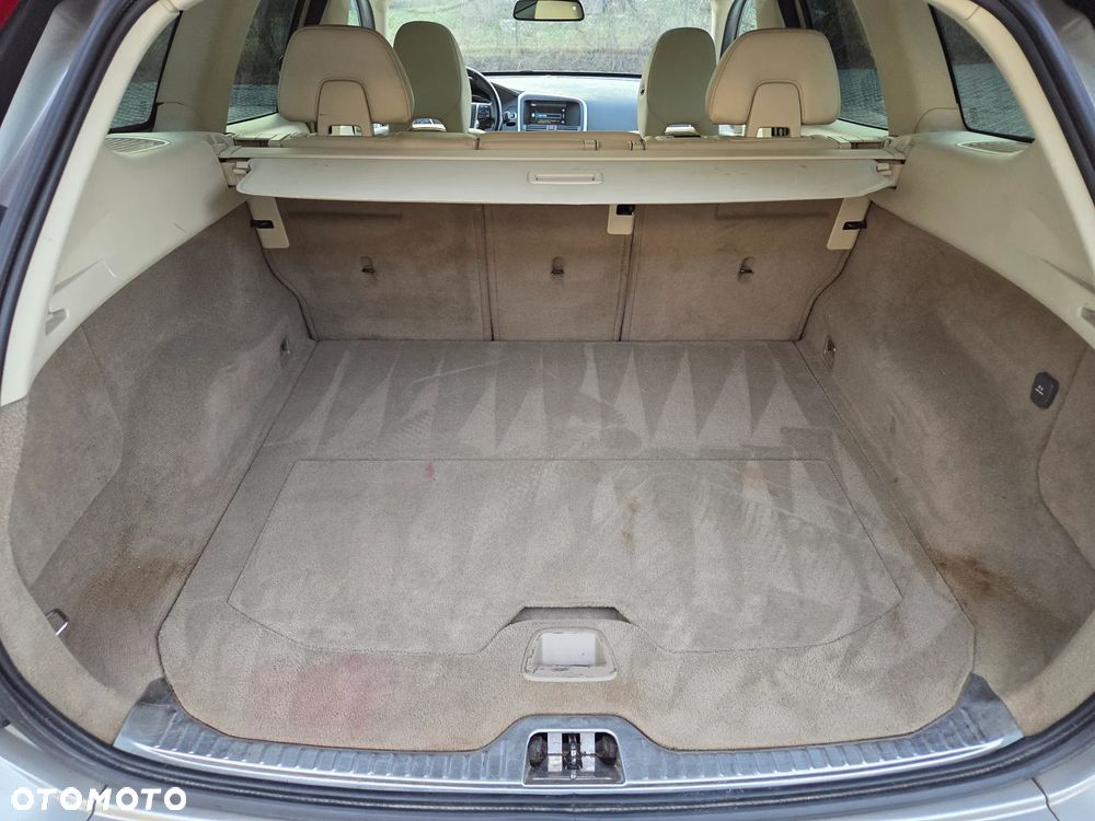 Volvo XC 60 T6 AWD Momentum - 19