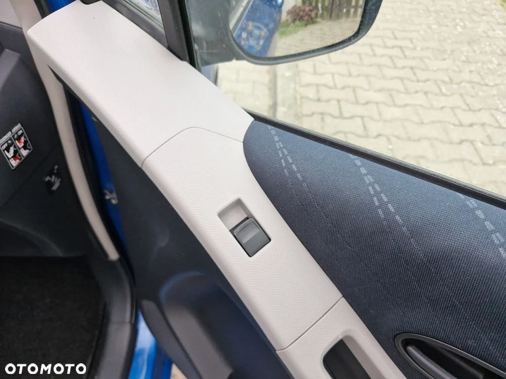 Toyota Yaris 1.0 Luna A/C - 36