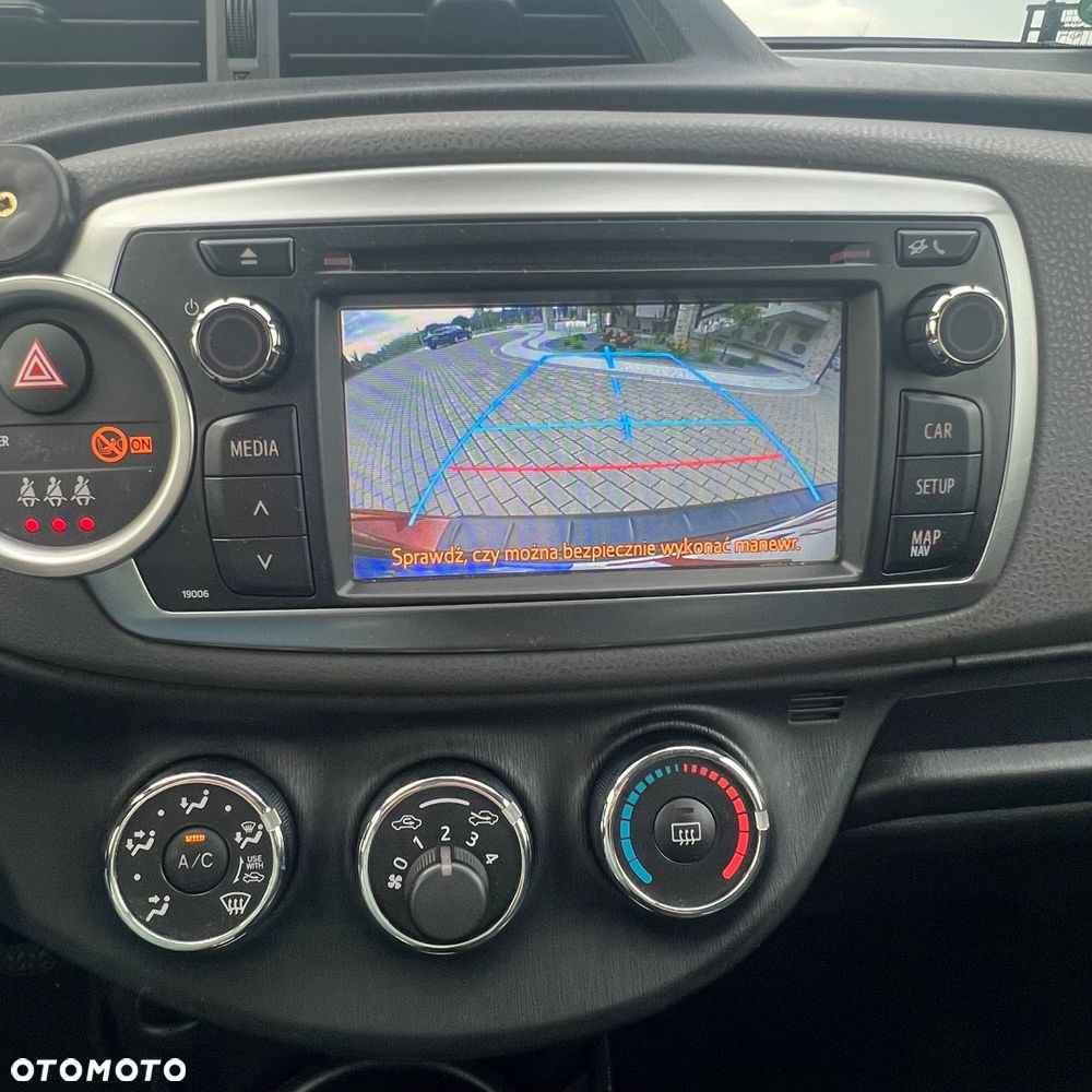 Toyota Yaris 1.33 VVT-i Executive - 13