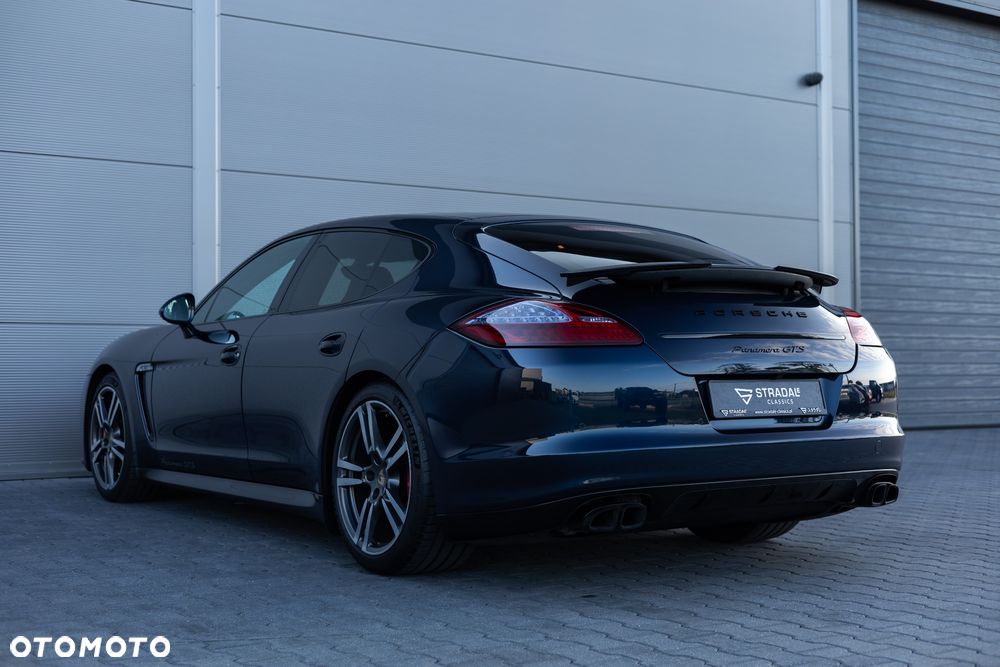 Porsche Panamera GTS PDK - 4