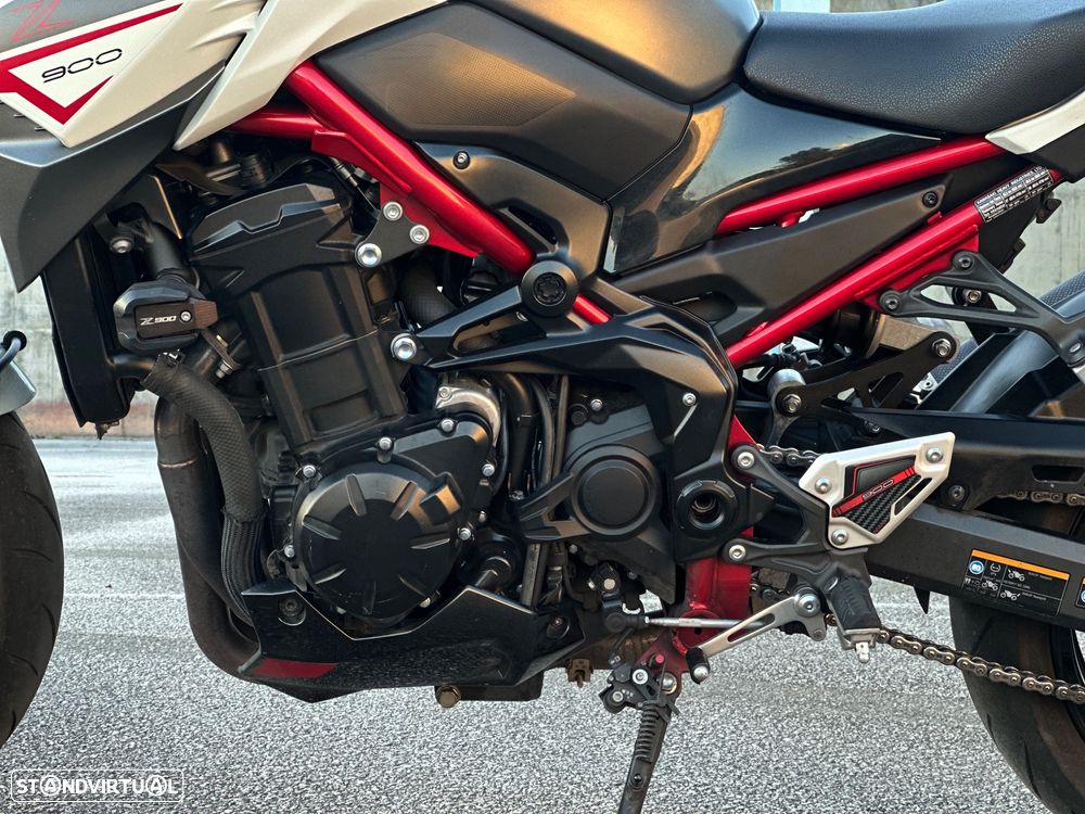 Kawasaki Z Z900 Performance - 12