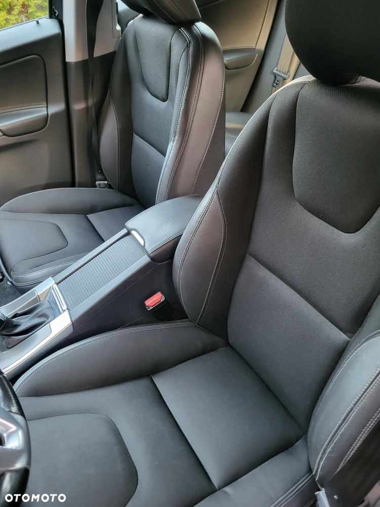 Volvo XC 60 D4 Drive-E Momentum - 10