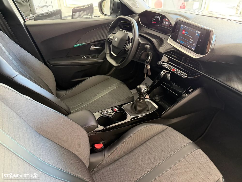 Peugeot 2008 1.2 PureTech Allure - 29