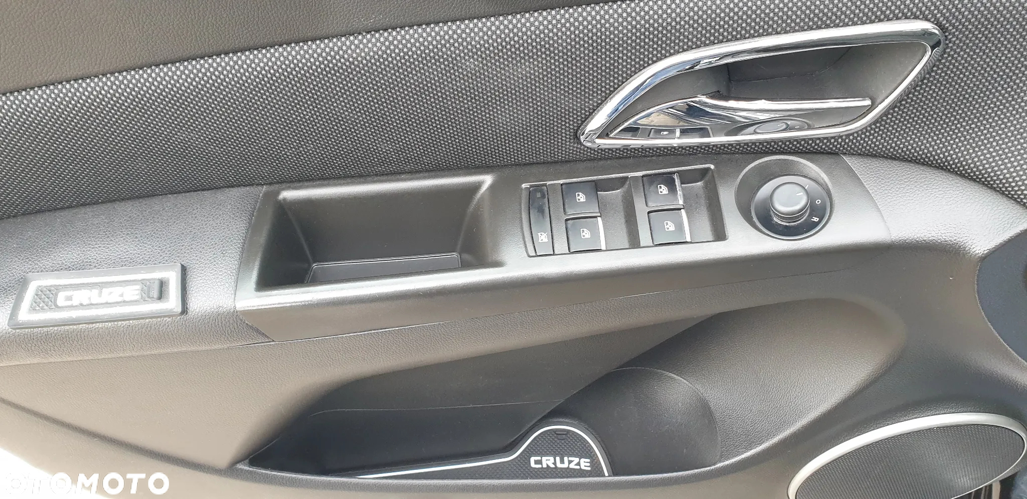 Chevrolet Cruze 1.8 LTZ+ - 28