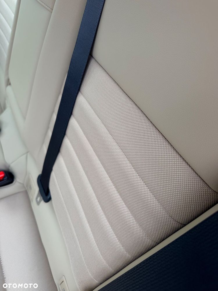 Lexus IS 300h Elegance - 2