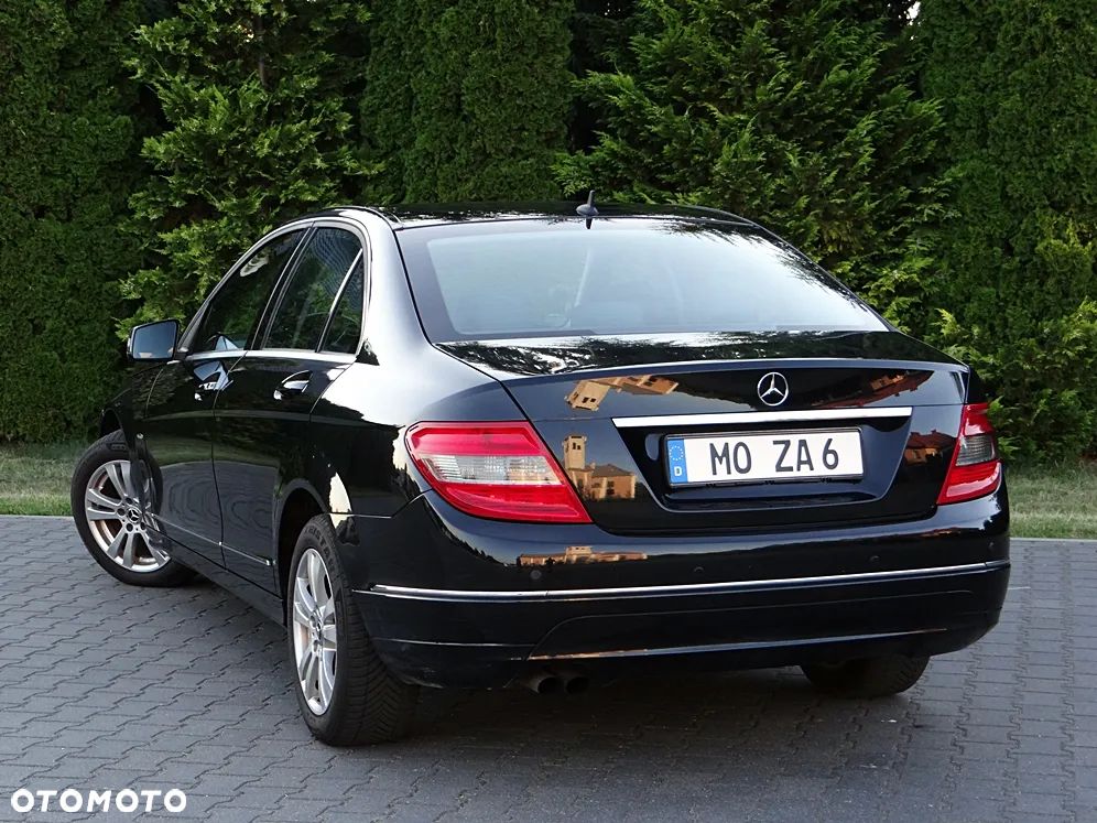 Mercedes-Benz Klasa C 180 Avantgarde Edition - 14