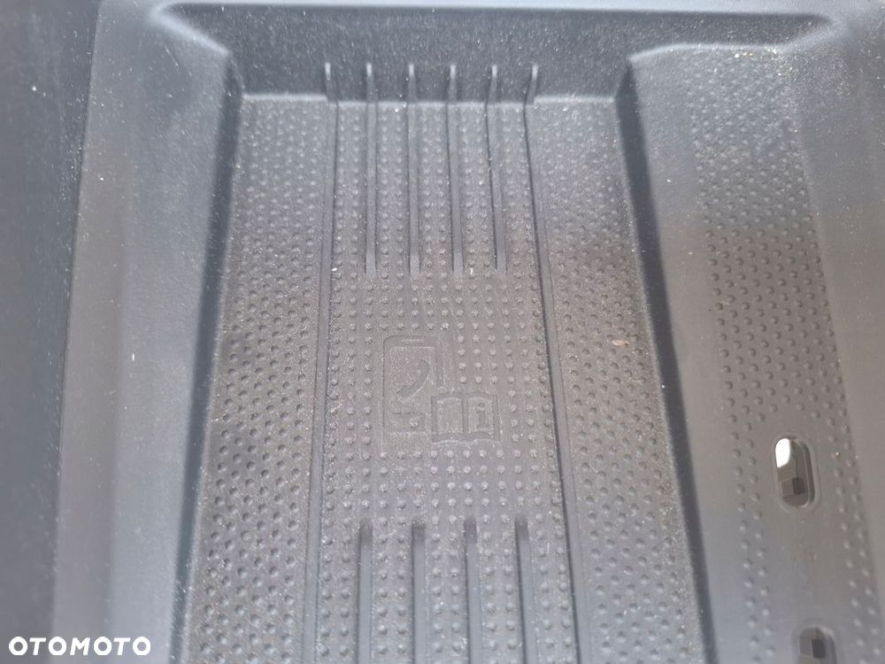 TUNEL PANEL PRZEŁĄCZNIK BIEGÓW SKODA OCTAVIA IV 5E4 - 5