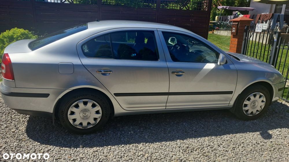 Skoda Octavia 1.6 Elegance - 1