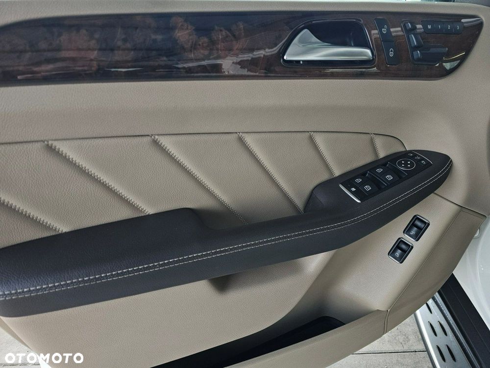 Mercedes-Benz GL 350 BlueTEC 4Matic 7G-TRONIC - 12