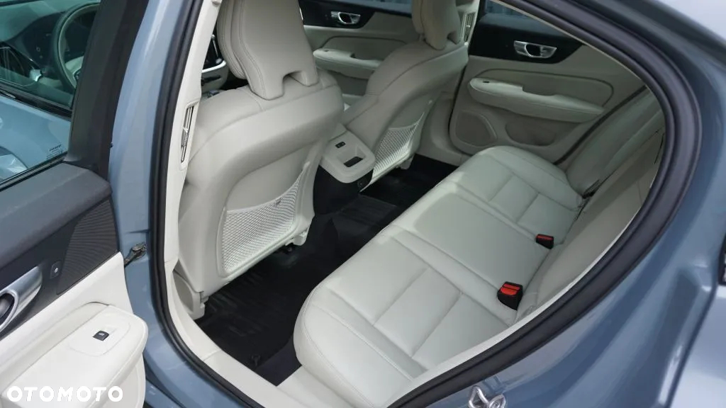 Volvo S60 B5 B Ultimate Dark - 22