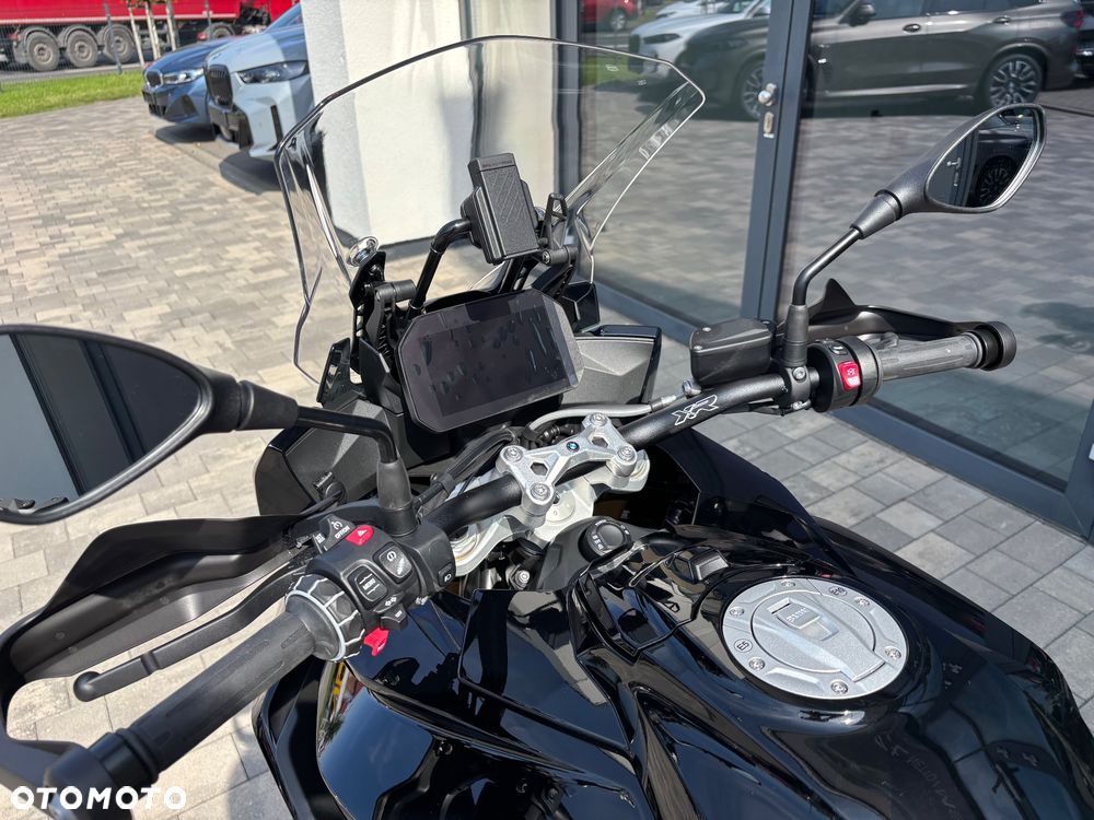 BMW XR - 8