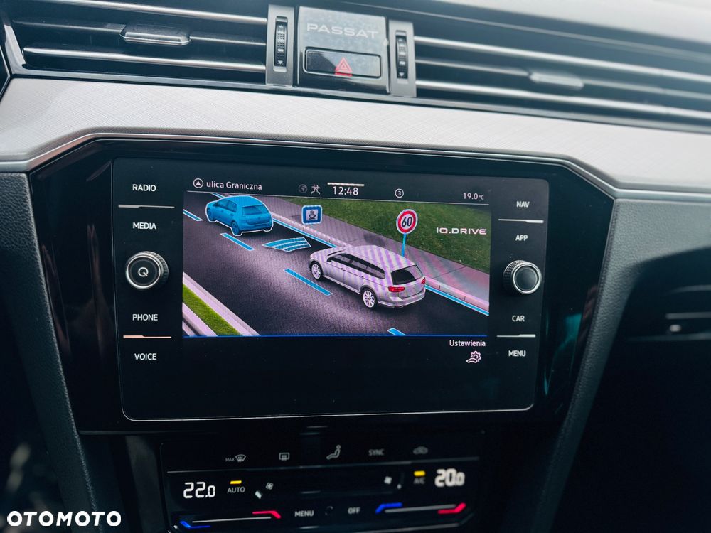 Volkswagen Passat - 8